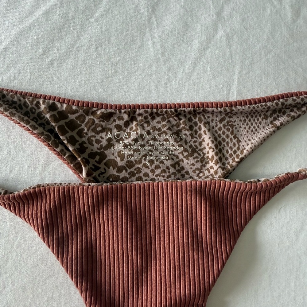 Acacia Bottom - Picture 2 of 3